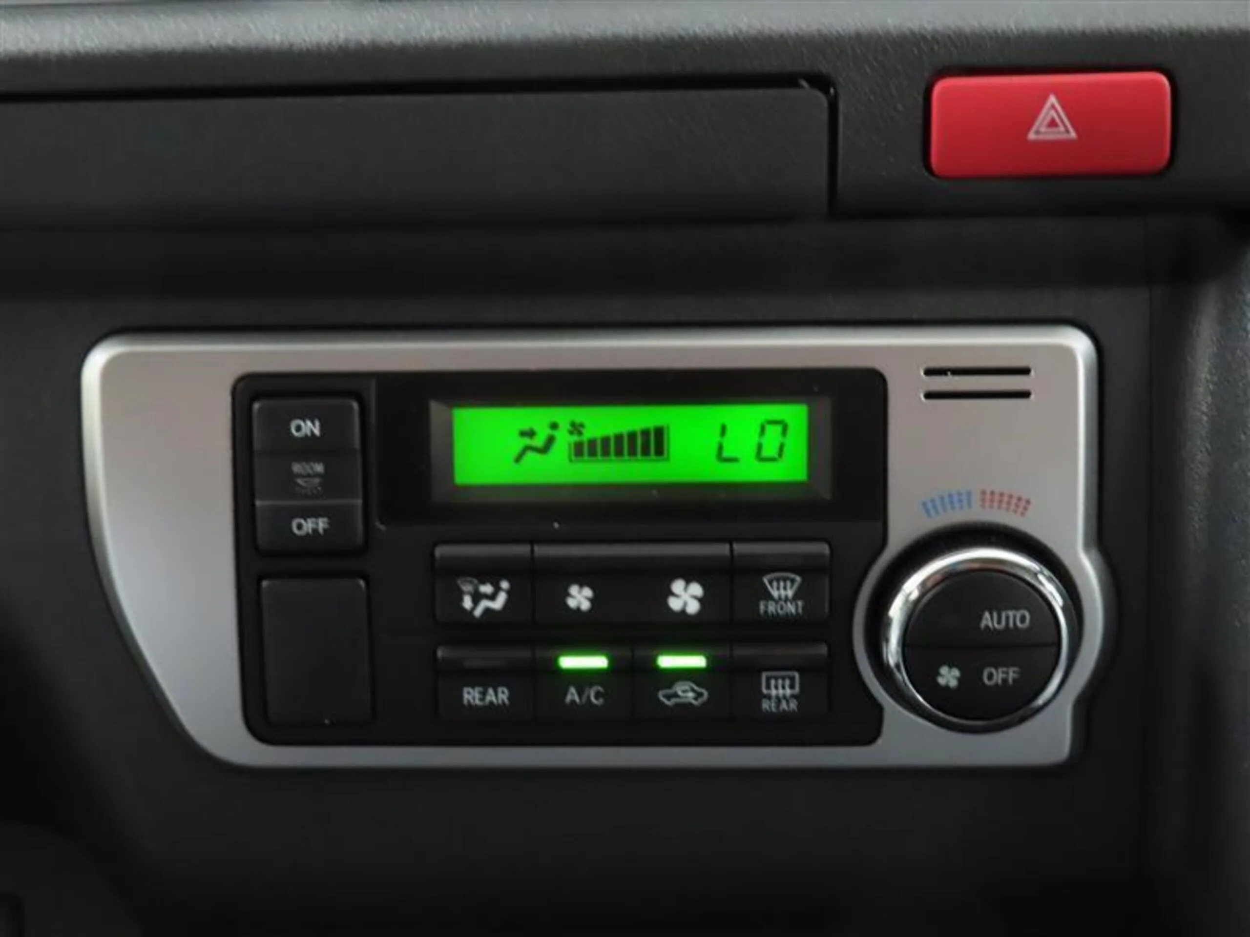2025 Toyota Hiace Commuter 2.8 GL Diesel Turbo 14 seater (No.961014) for export from Japan