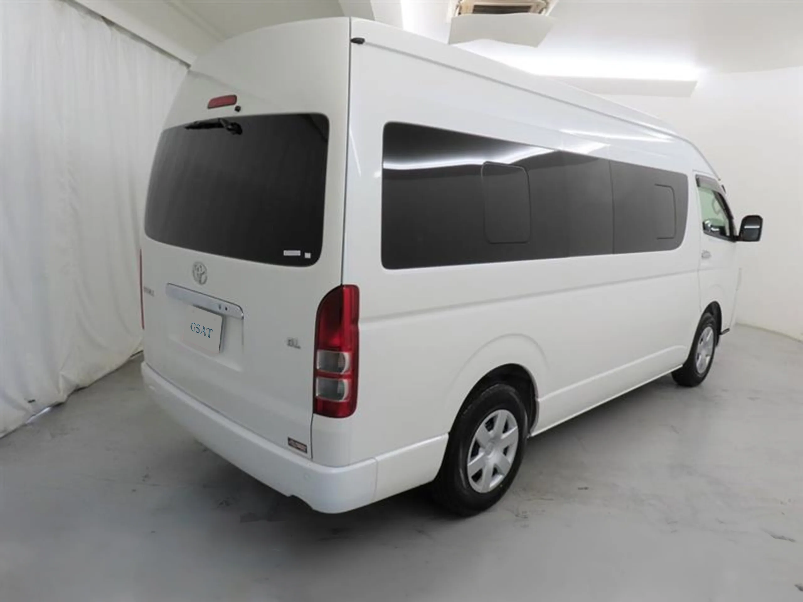 2025 Toyota Hiace Commuter 2.8 GL Diesel Turbo 14 seater (No.961014) for export from Japan
