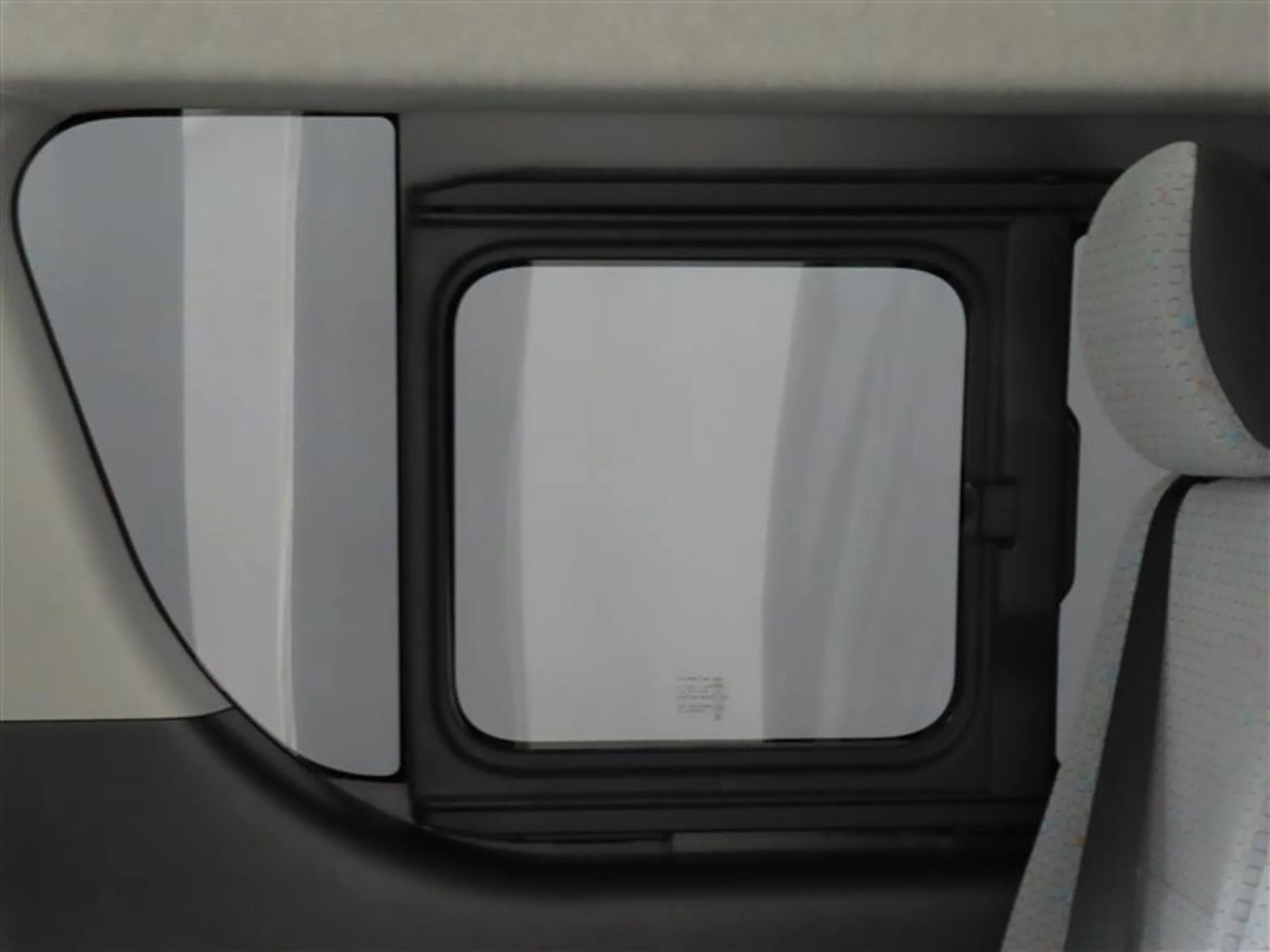 2025 Toyota Hiace Commuter 2.8 GL Diesel Turbo 14 seater (No.961014) for export from Japan