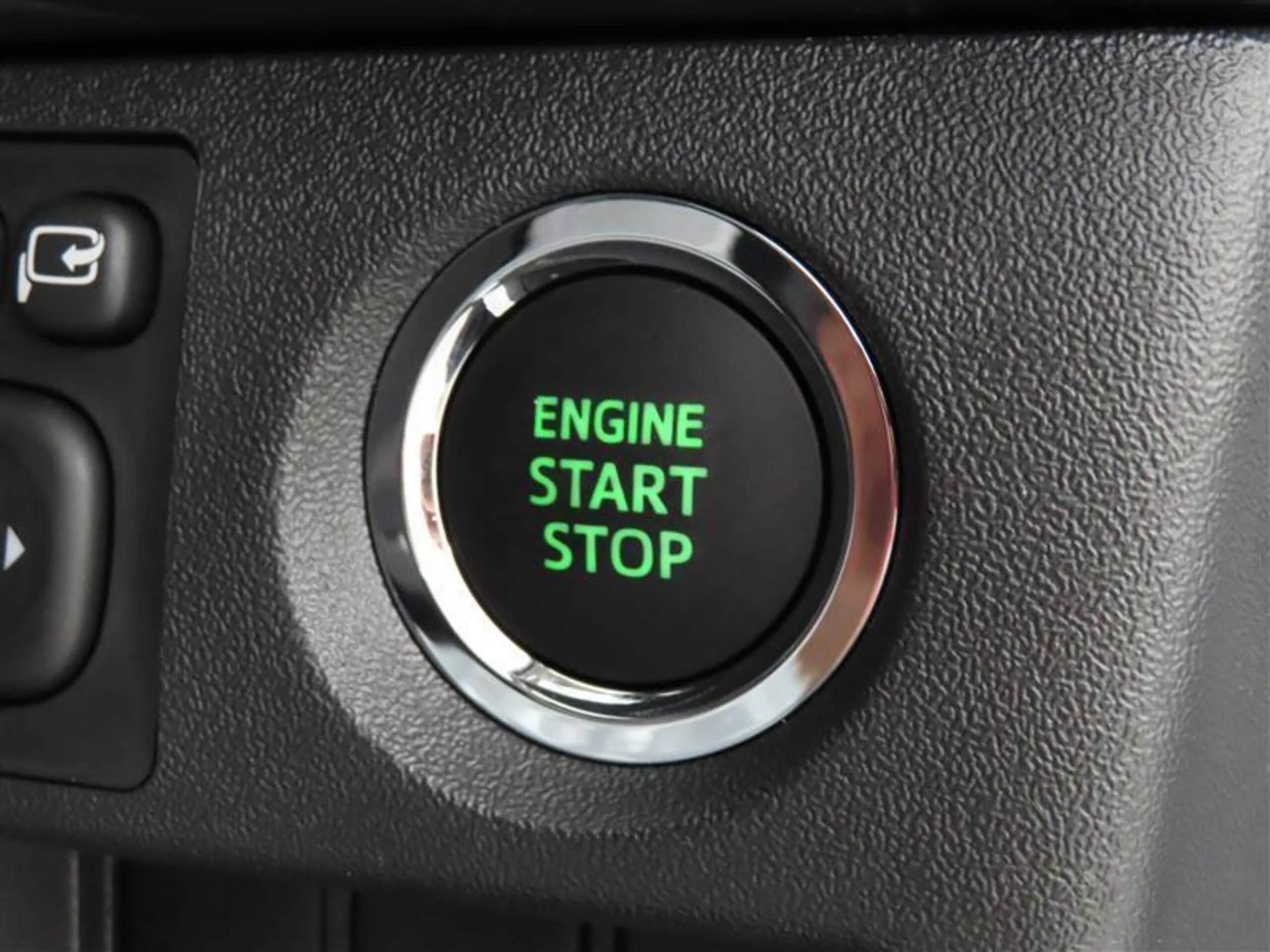 2025 Toyota Hiace Commuter 2.8 GL Diesel Turbo 14 seater (No.961014) for export from Japan