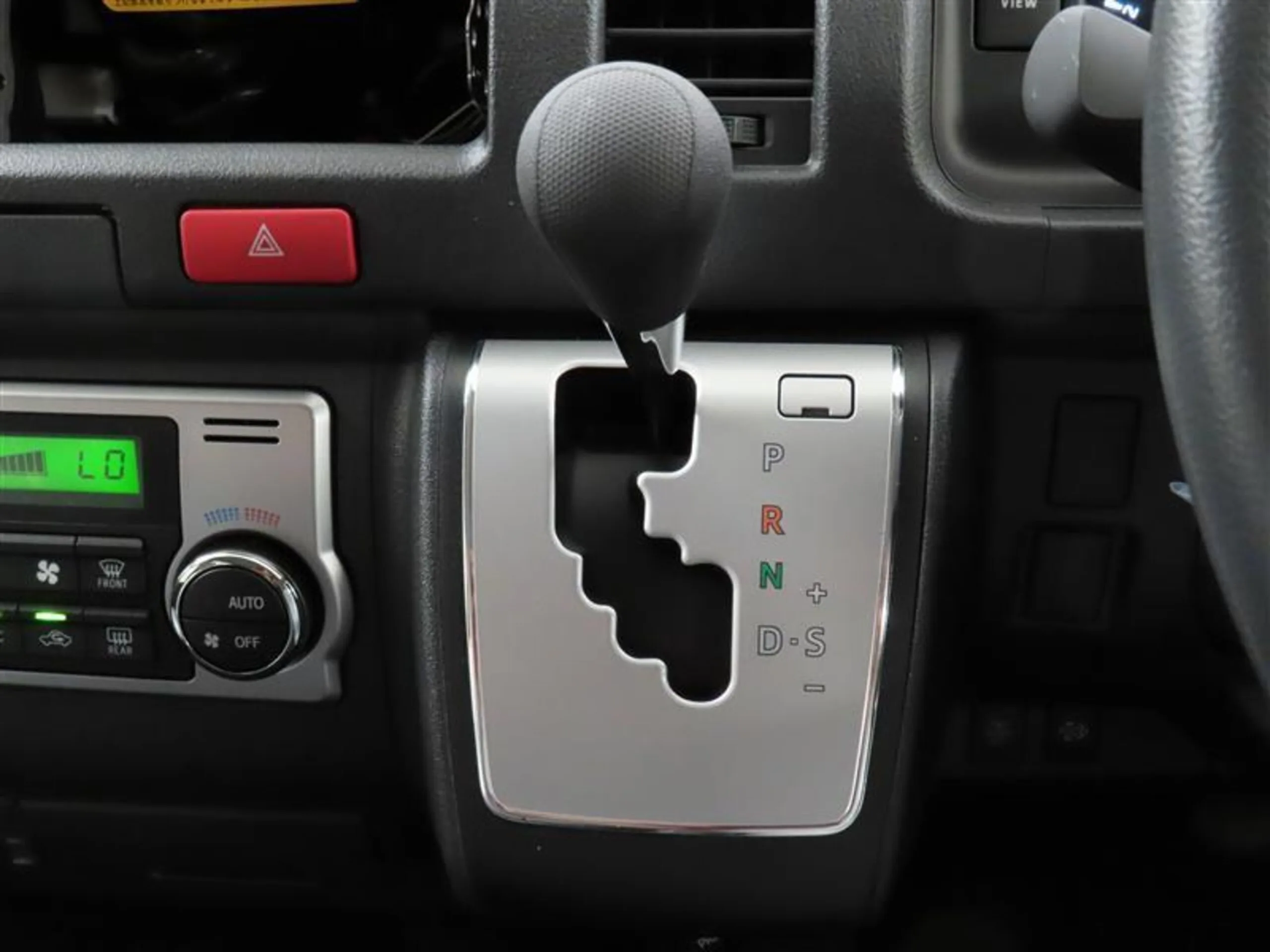2025 Toyota Hiace Commuter 2.8 GL Diesel Turbo 14 seater (No.961014) for export from Japan