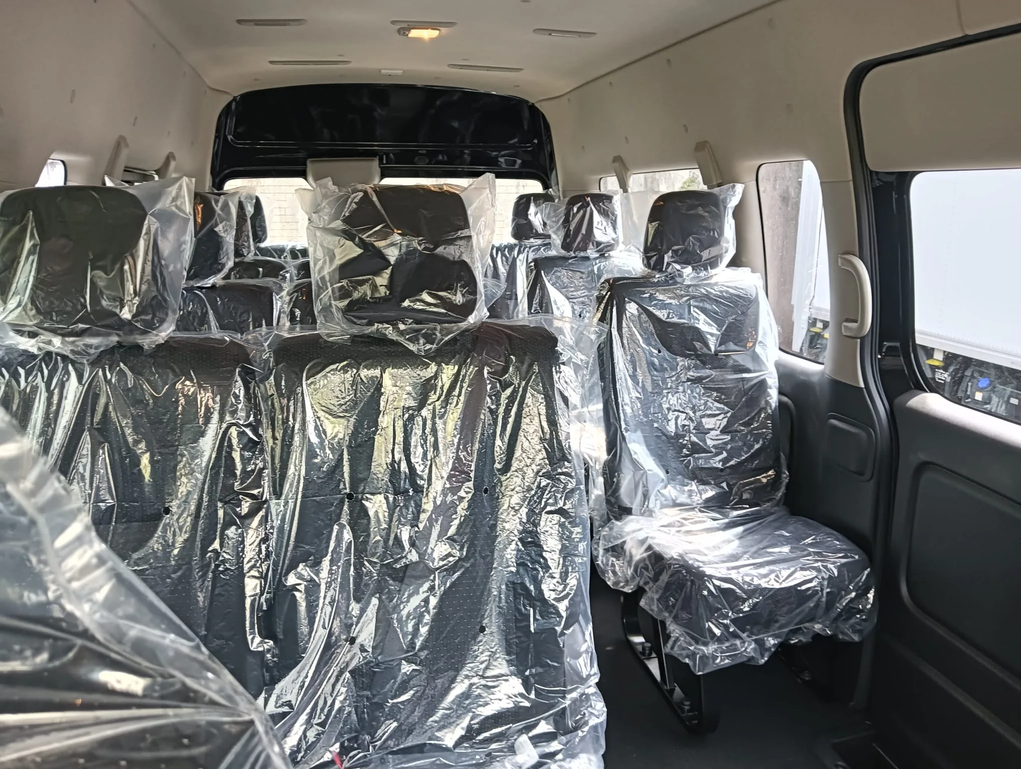 2025 Nissan Caravan 2.5L Gasoline 14 seater for export from Japan