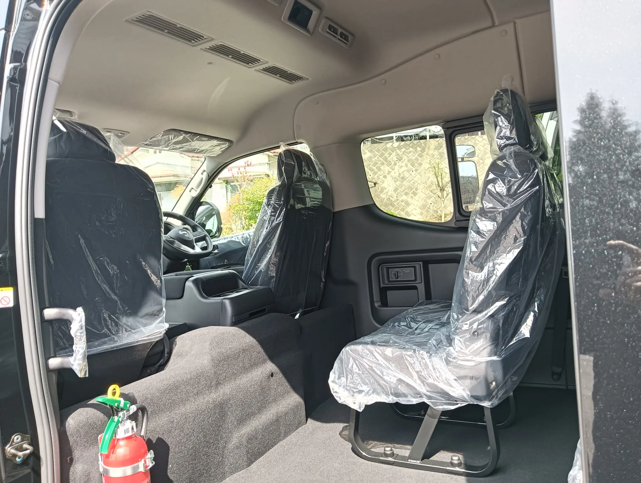 2025 Nissan Caravan 2.5L Gasoline 14 seater for export from Japan