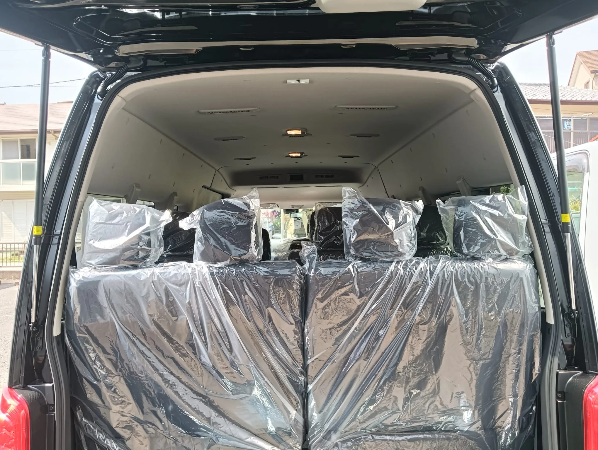 2025 Nissan Caravan 2.5L Gasoline 14 seater for export from Japan