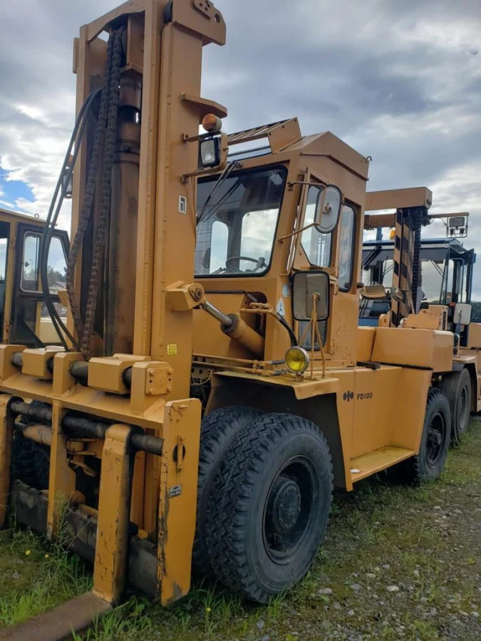 Komatsu FD100-4 ForkLift (No.850808) for export from Japan