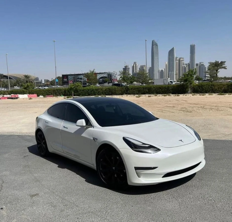 2020 Tesla Model 3 GCC spec with Auto Pilot (No.680494) for export from Japan