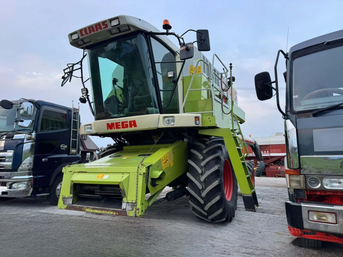 1998 CLAAS MEGA 204 DOMINATOR Harvester for export from Japan
