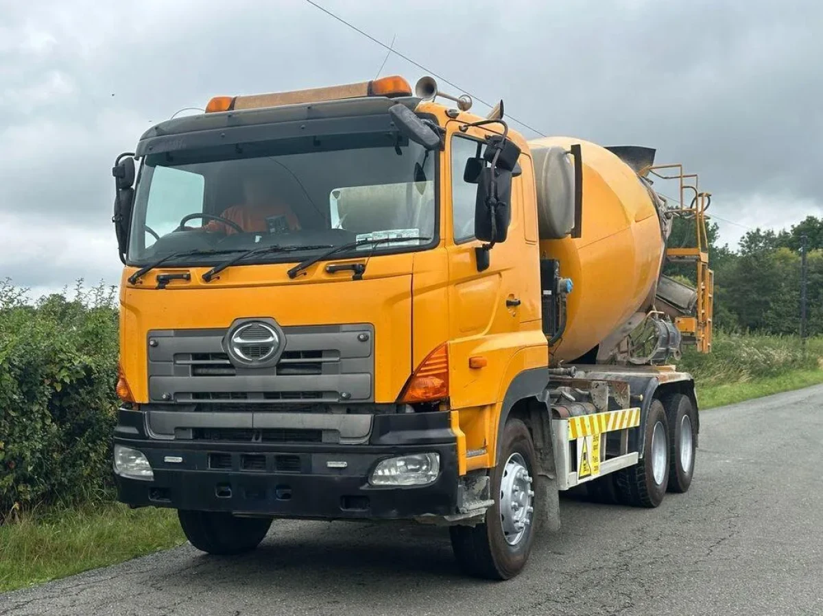 2005 Hino 700 Series FM700 6x4 Concrete Mixer Truck