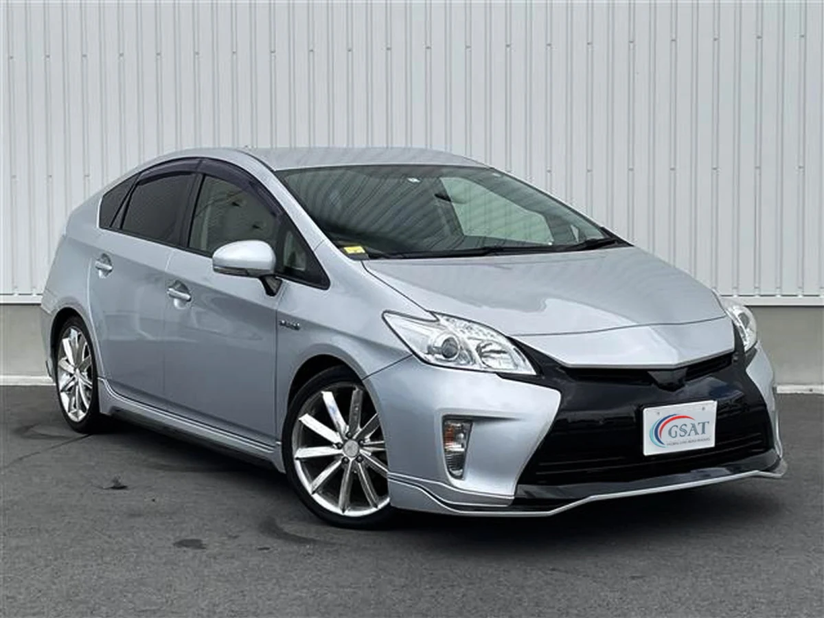 2014 Toyota Prius L (Right Hand) - 1.8L Inline 4 Hybrid  (No.790624) ID 8605 for export from Japan