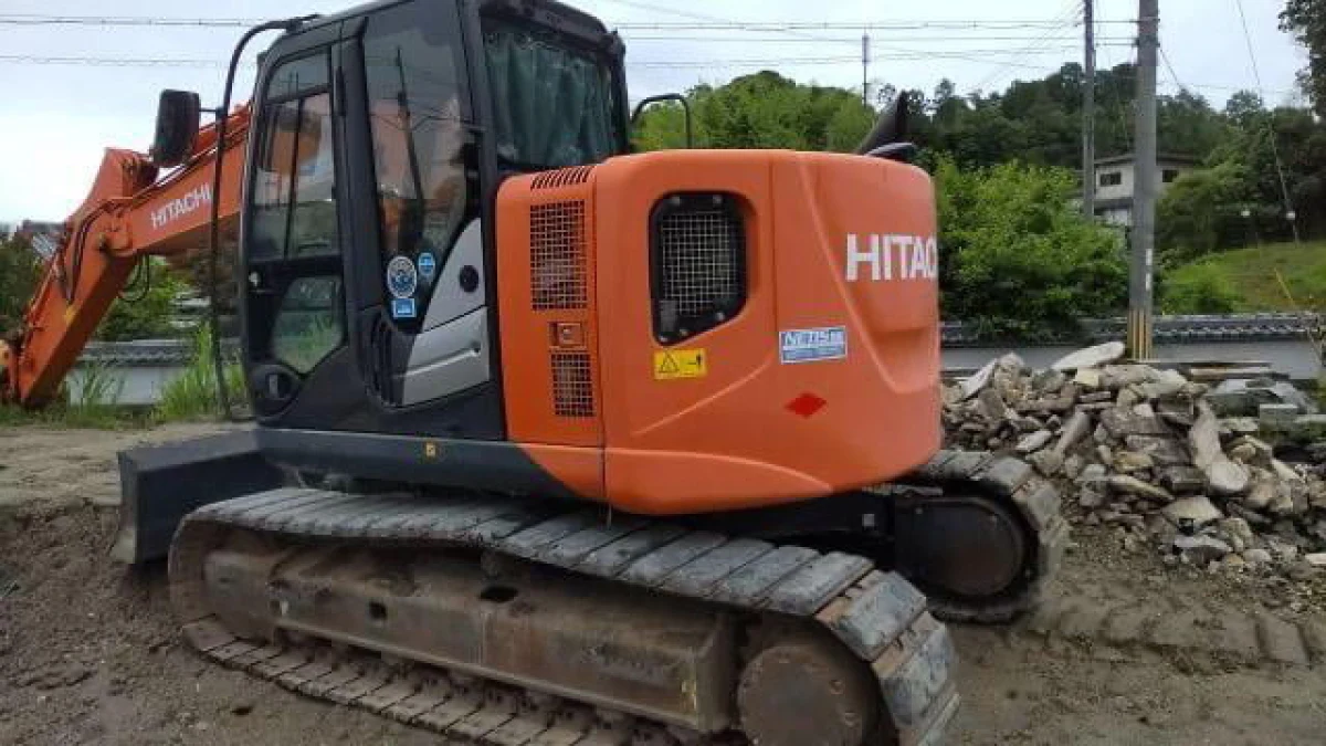 2015 HITACHI ZX 135 US EXCAVATOR (No.J0764)