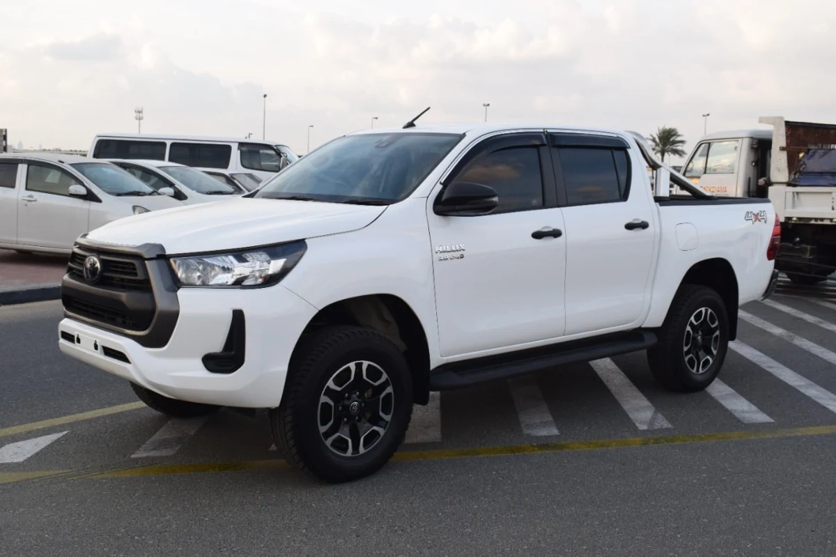 2021 Toyota Hilux pickup  key start White (No.920776)