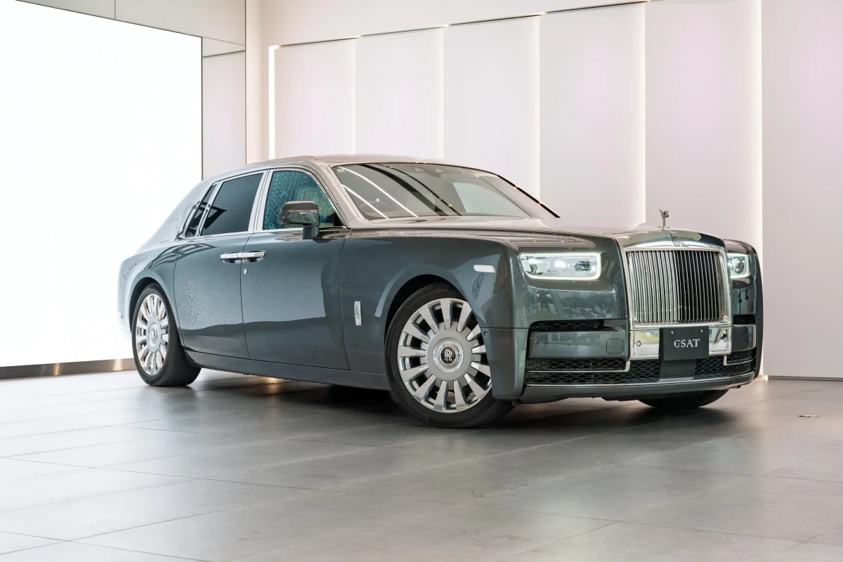 2022 Rolls-Royce Phantom