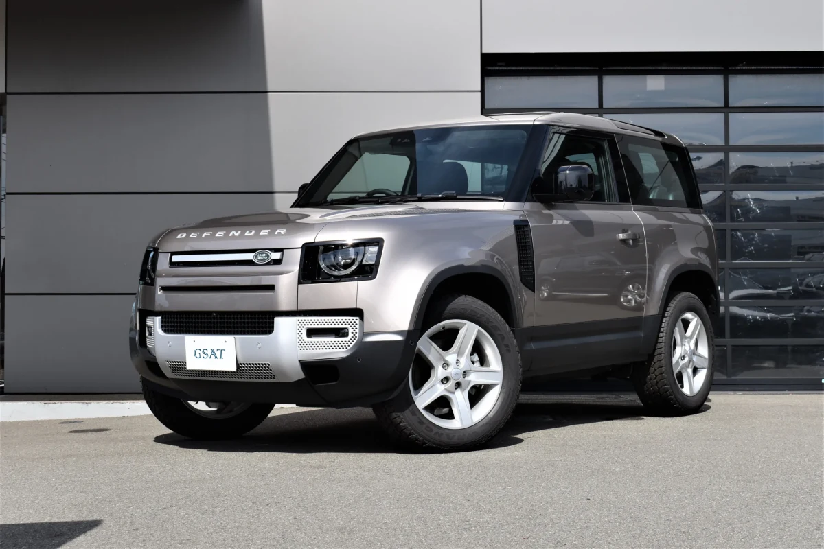 2025 Land Rover Defender 90 SE 2.0 AWD – The Ultimate Off-Road Legend! for export from Japan