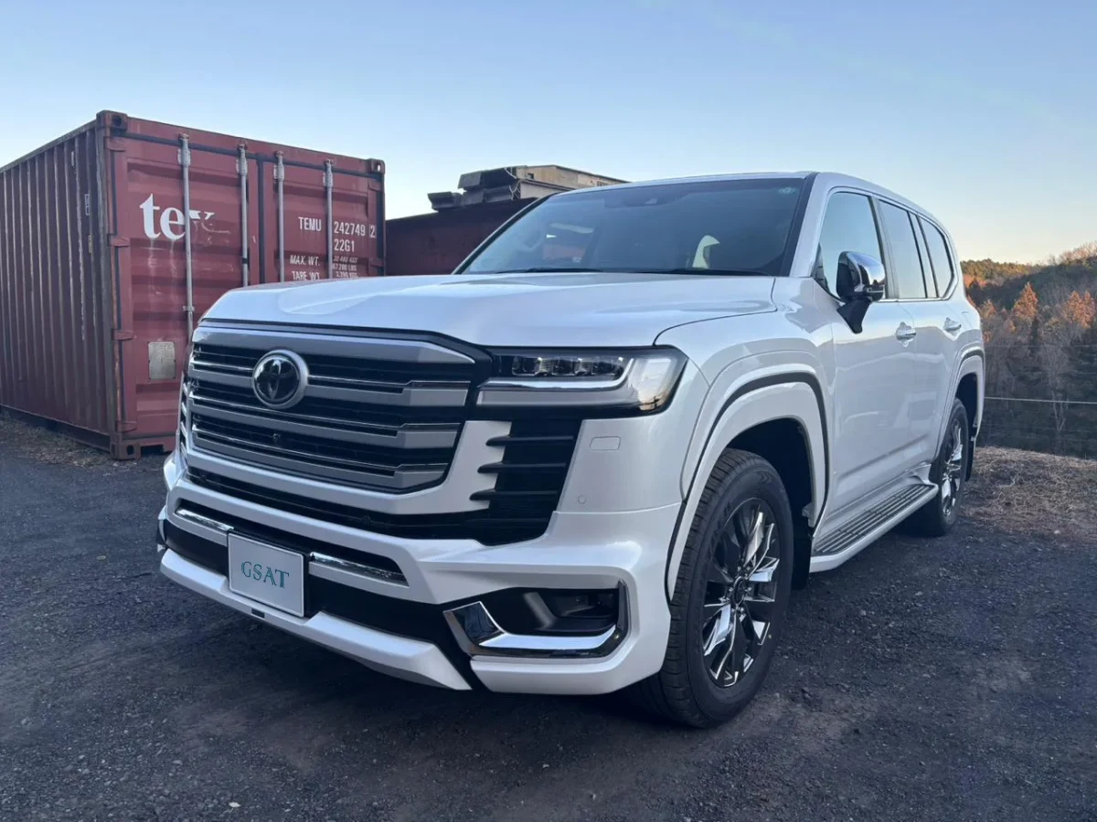 2025 Toyota Land Cruiser 300 ZX – Ultimate Luxury & Performance