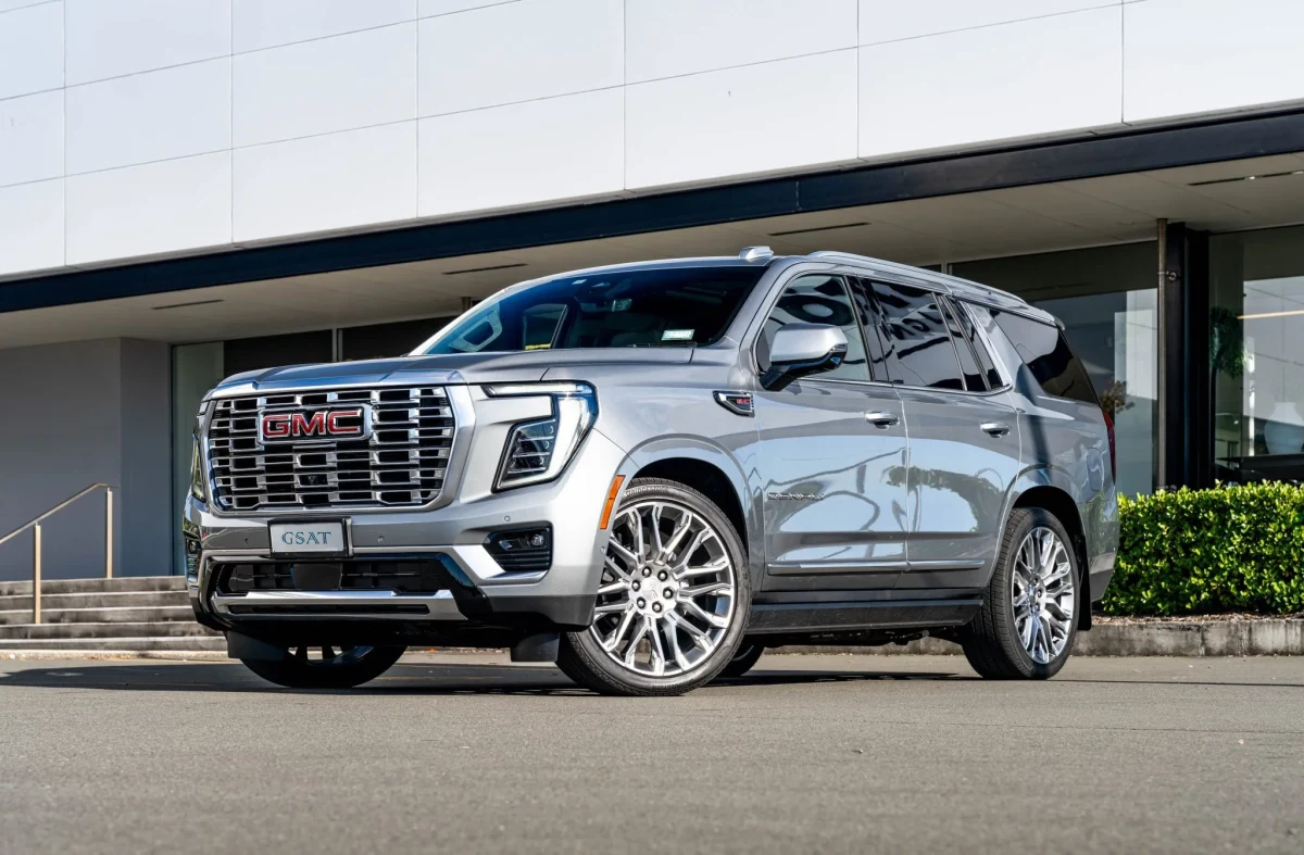 2025 GMC Yukon Denali 6.2L V8 4WD – Luxury, Power & Prestige for export from Japan