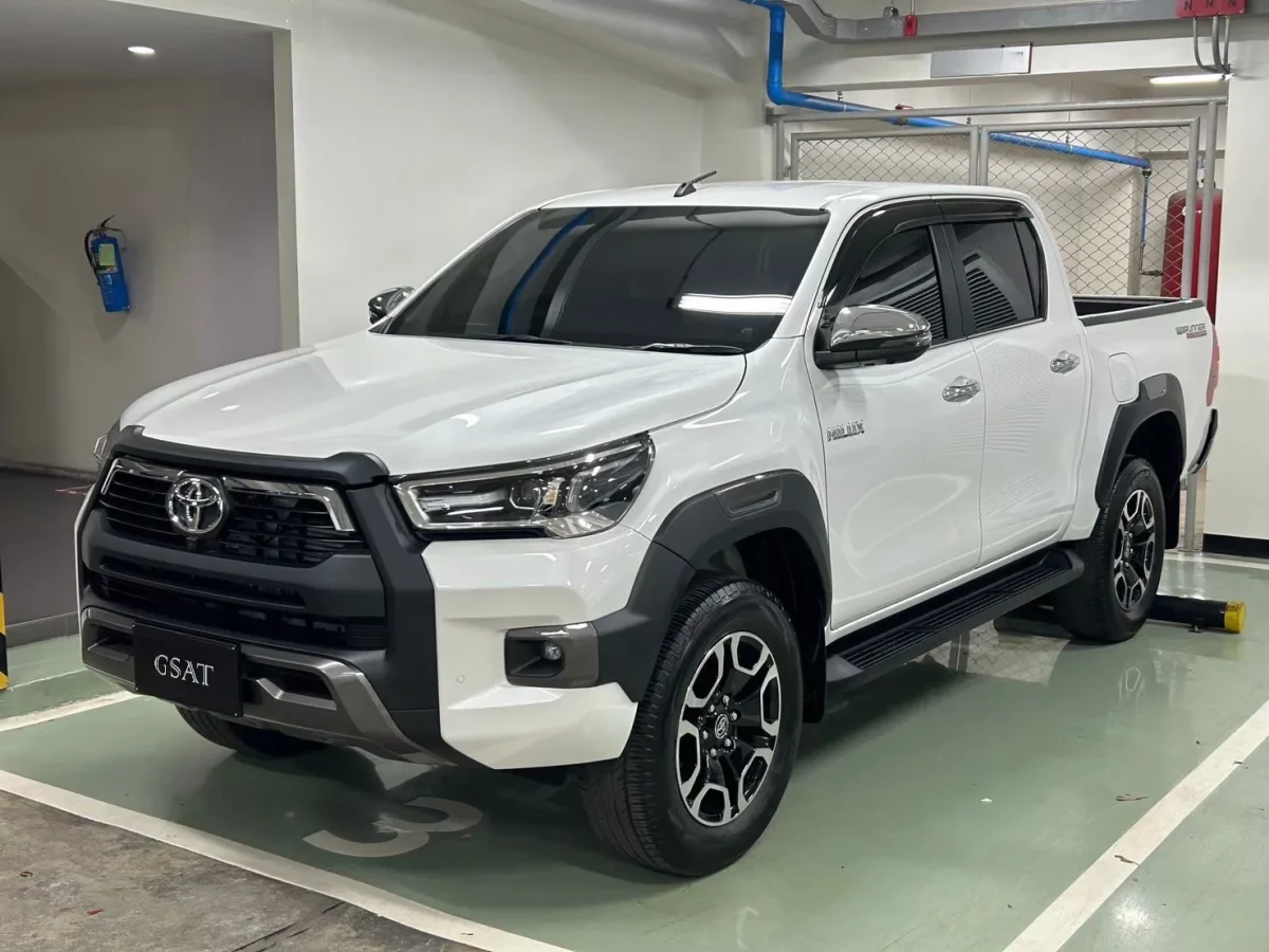 2025 Toyota Hilux Prerunner Double Cab 2.4 High MT