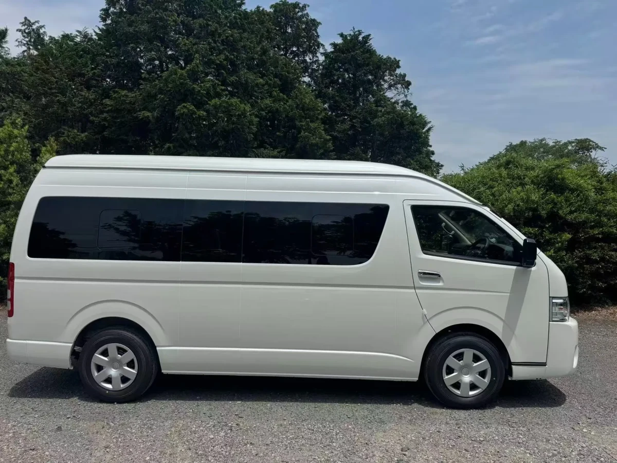 2025 Toyota Hiace Commuter – 2.8 GL Diesel Turbo