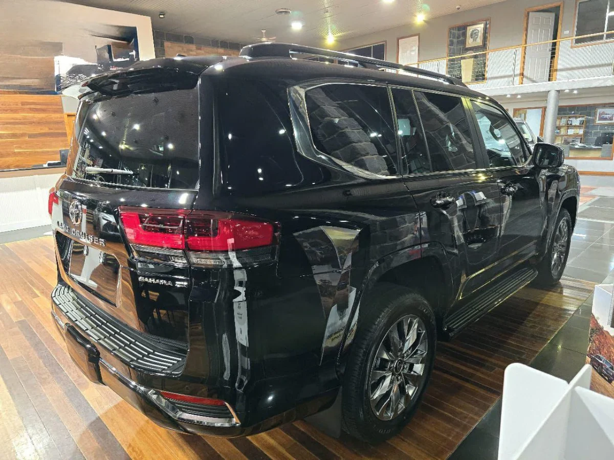 2025 Toyota Land Cruiser Sahara ZX