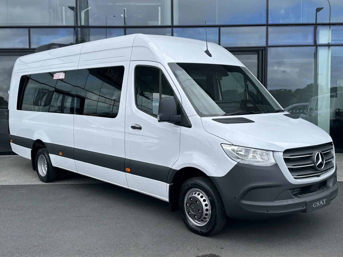 2025 Mercedes-Benz Sprinter 519 ELWB Minibus 17 Seater for export from Japan