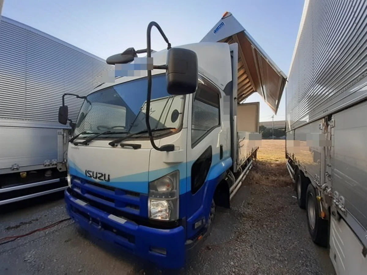 2001 Isuzu Giga large with crane KL-CYJ51W3 (No.920769) for export from Japan