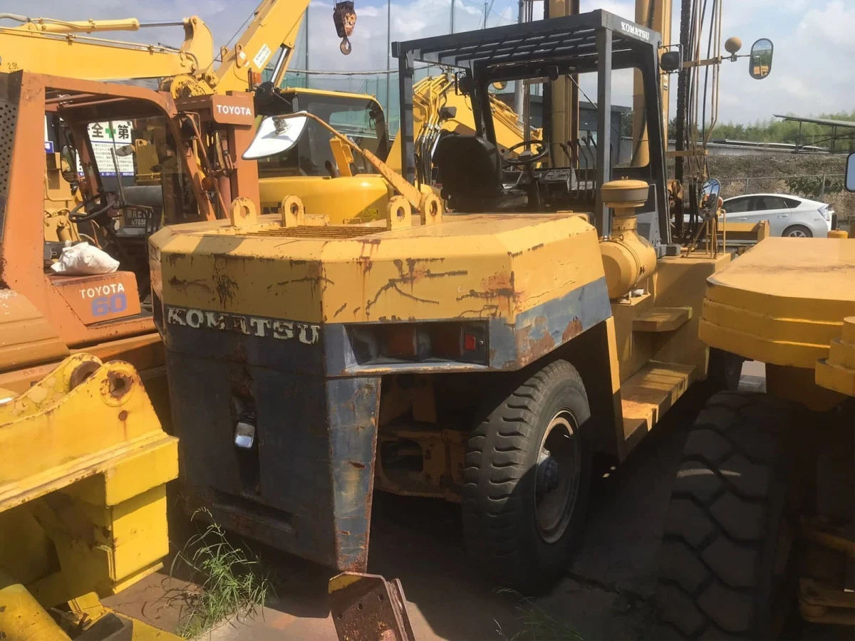 KOMATSU FD150E-5 Used Forklift (Capacity 15t) (No.J0643) for export from Japan