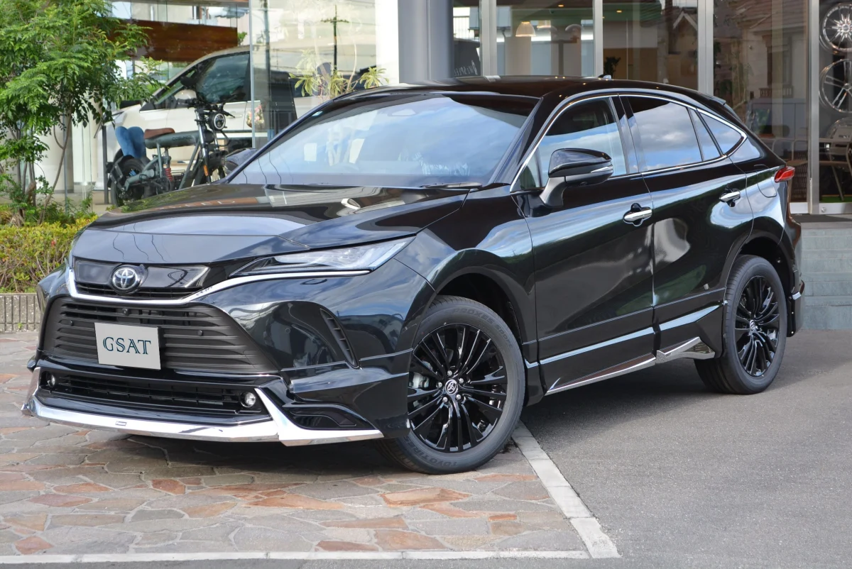 2026 Toyota Harrier 2.5 Hybrid Z for export from Japan