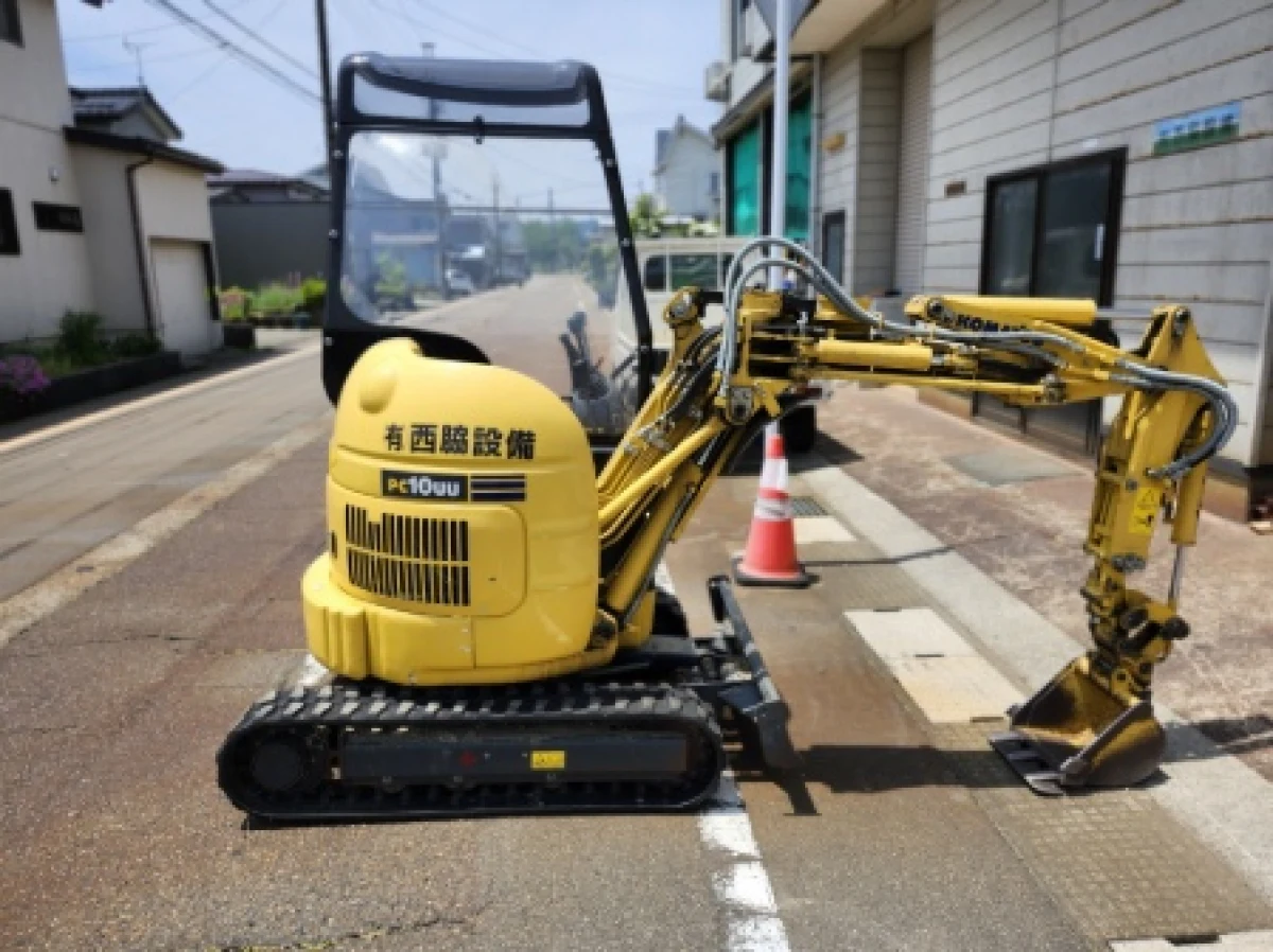 KOMATSU PC10UU-5 MINI EXCAVATOR for export from Japan