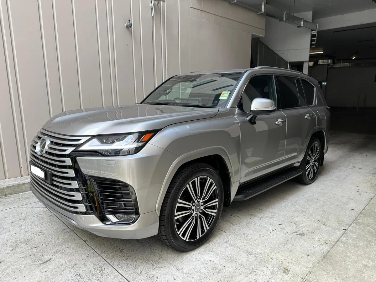 2025 BRAND NEW LEXUS LX500D Sports Luxury Silver 7 Seater (No.J0558) for export from Japan