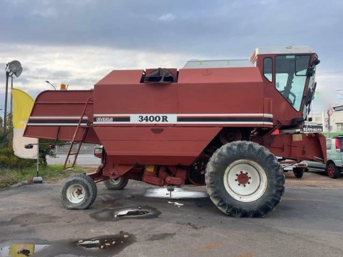 LAVERDA 3400R COMBINE HARVESTER (No.910878) for export from Japan