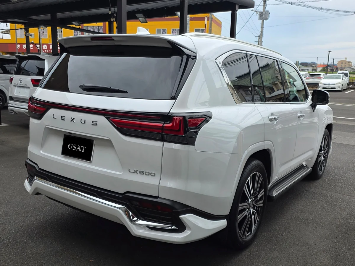 2025 Lexus LX 600 4WD Moderista 7 Seats