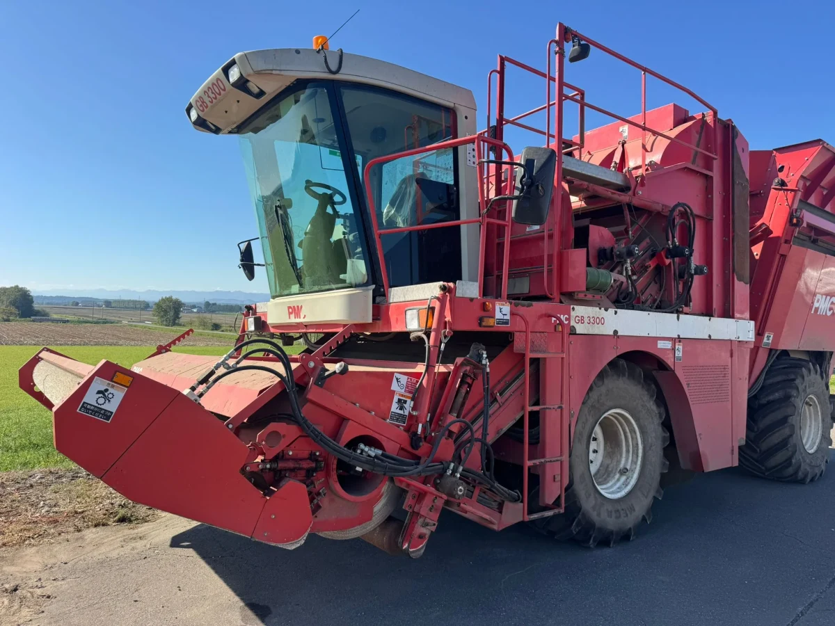 PMC G8-3300 COMBINE HARVESTER for export from Japan