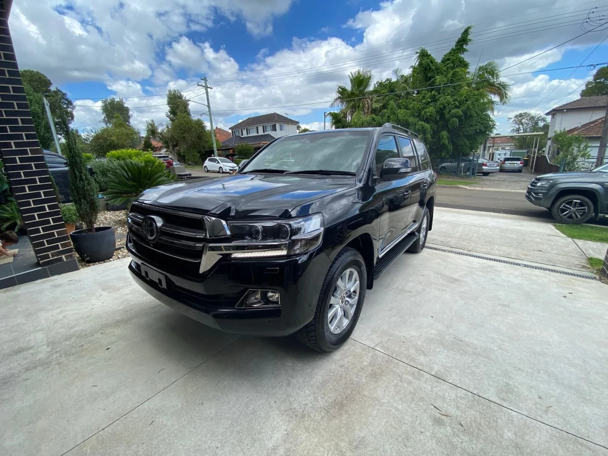 2021 Toyota Landcruiser Sahara LC200 Horizon (No.480518) for export from Japan