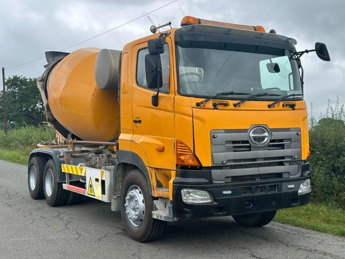 2005 Hino 700 Series FM700 6x4 Concrete Mixer Truck