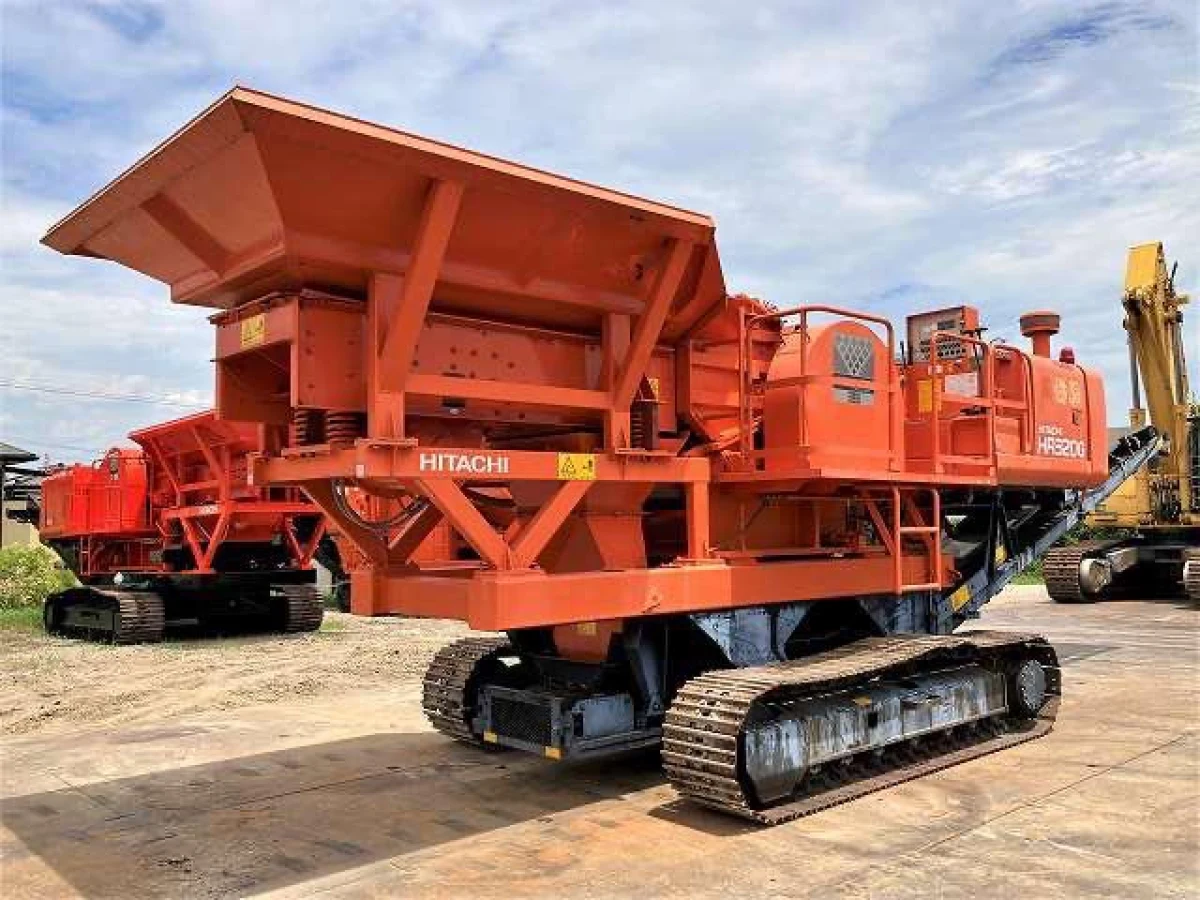 HITACHI HR320G Self-Propelled 20tons (Wood-Chippers Jaw Crusher (No.J0808)