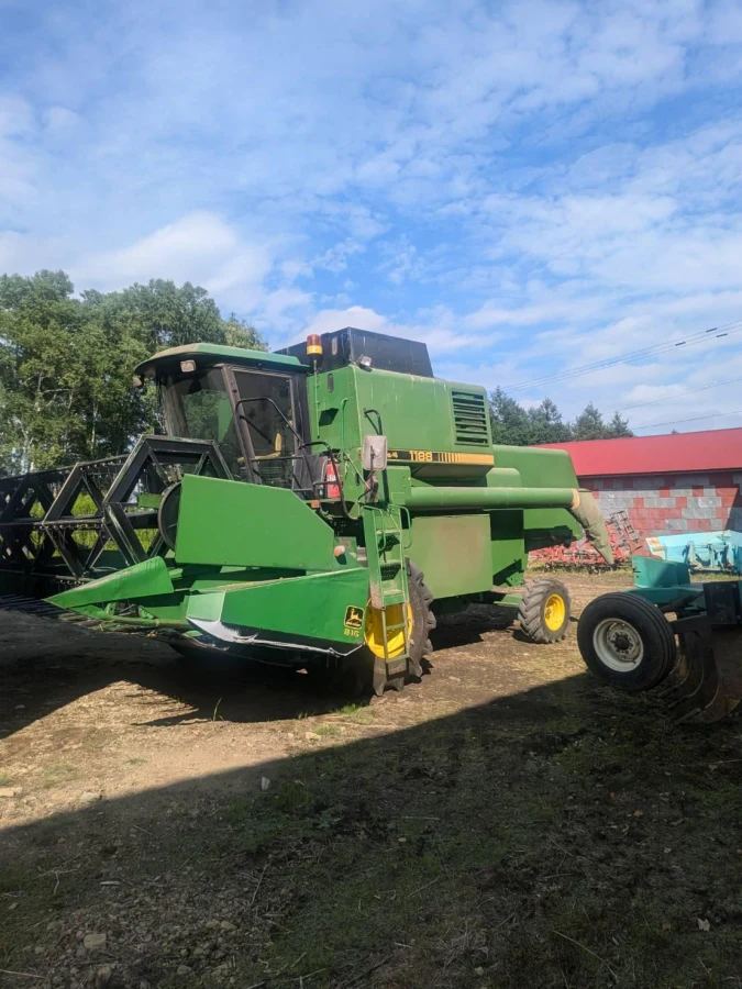 John Deere 1188 Hydro/4 Combine Harvester (No.J0996)