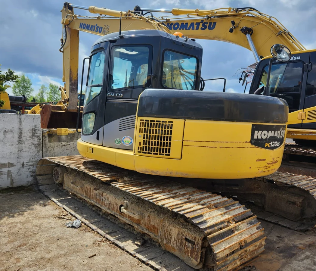 Komatsu  Excavator Machinery 2004  (No-J0705)