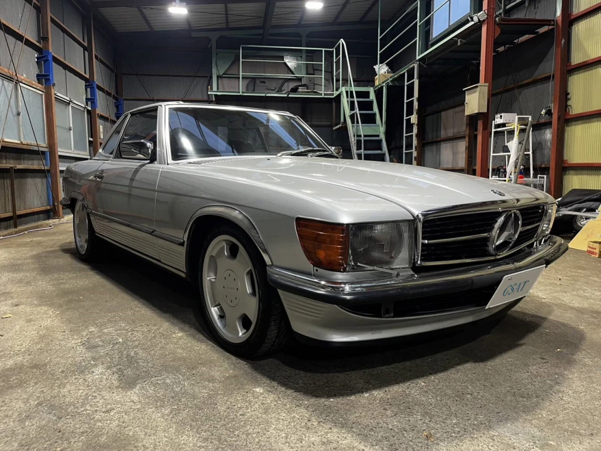 Mercedes-Benz 560SL Coupe (No.J0909)