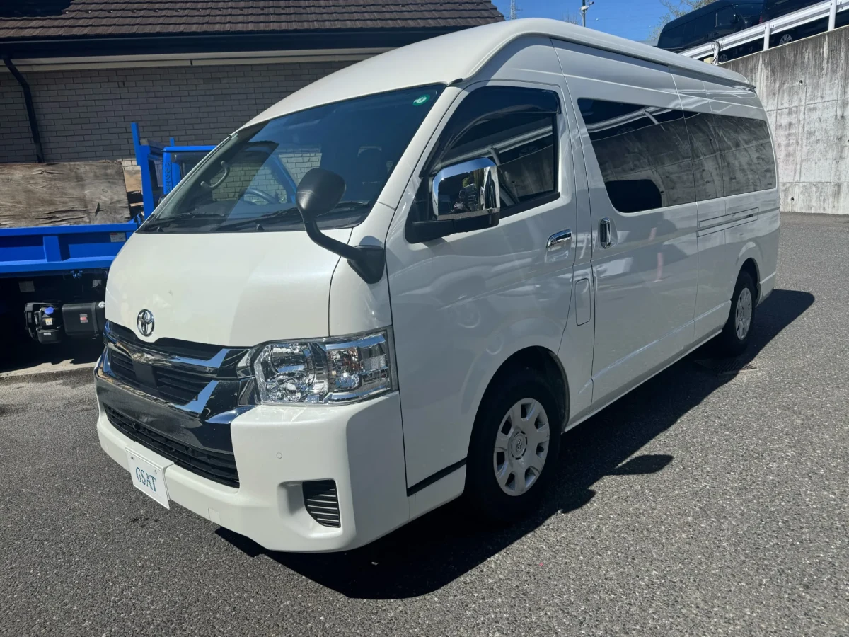 2025 Toyota Hiace Grand Cabin – 10 Seater (14 Seater Convertible)