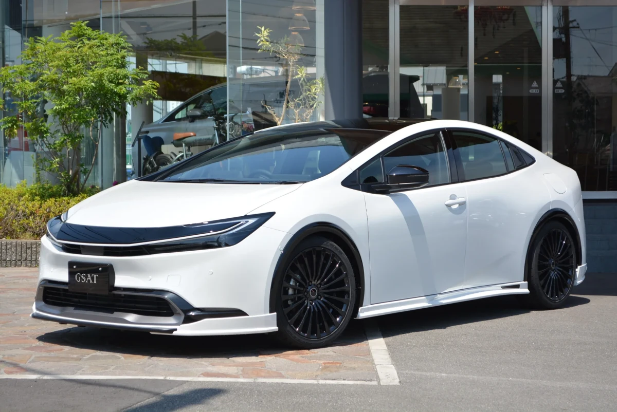 2025 TOYOTA PRIUS 2.0 Z ZEUS Aero Package for export from Japan