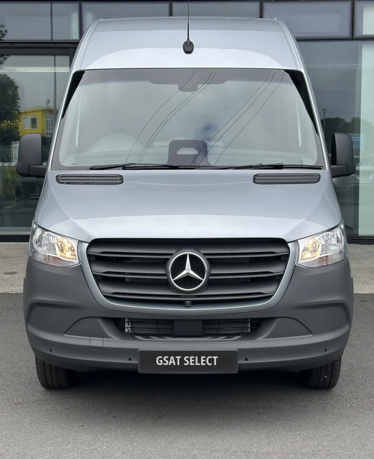 2026 Mercedes-Benz Sprinter 519 ELWB Minibus RWD — 17 Seats
