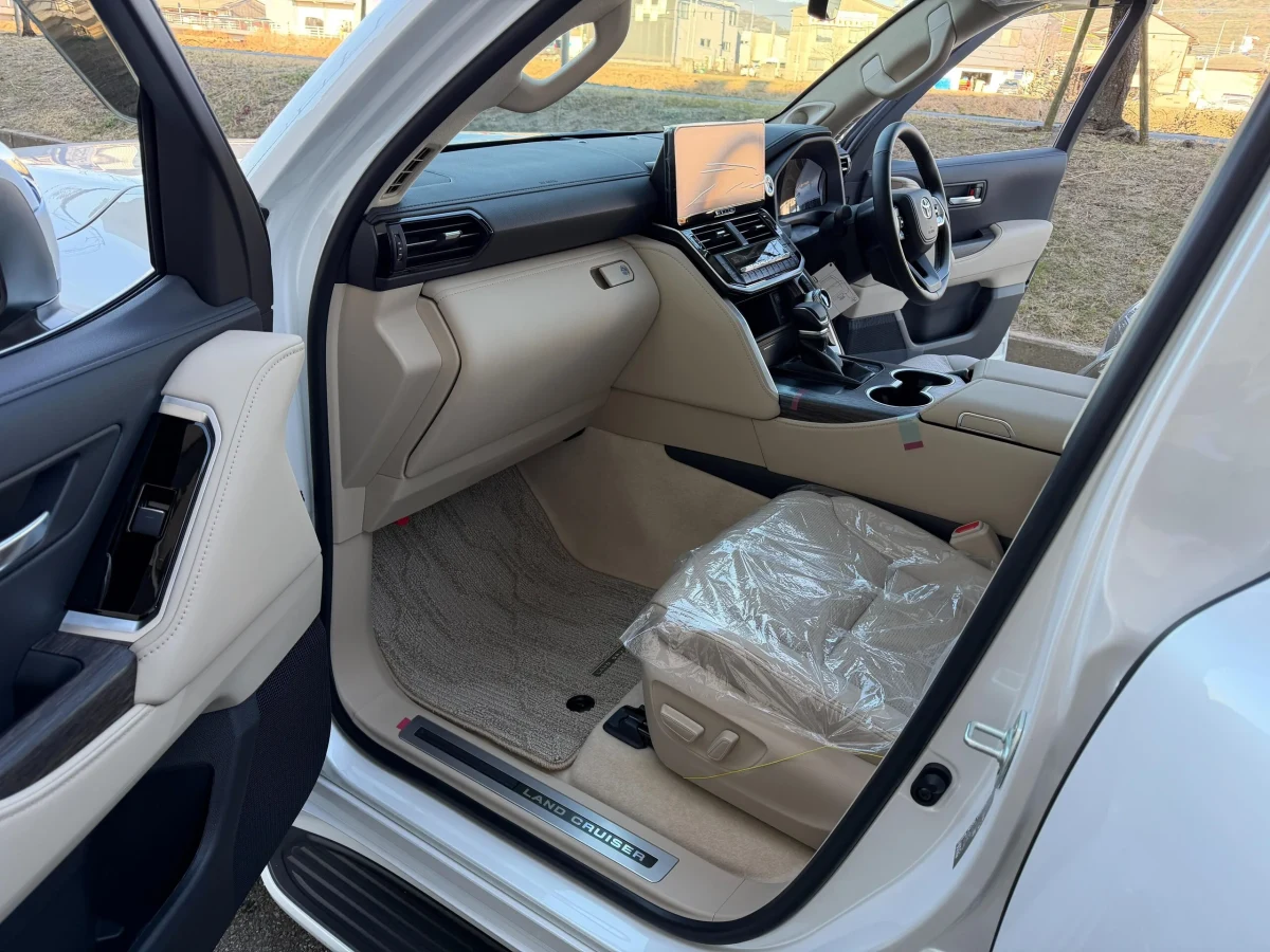 All new 2026 model Toyota Land Cruiser 300 3.5 ZX 7 seater