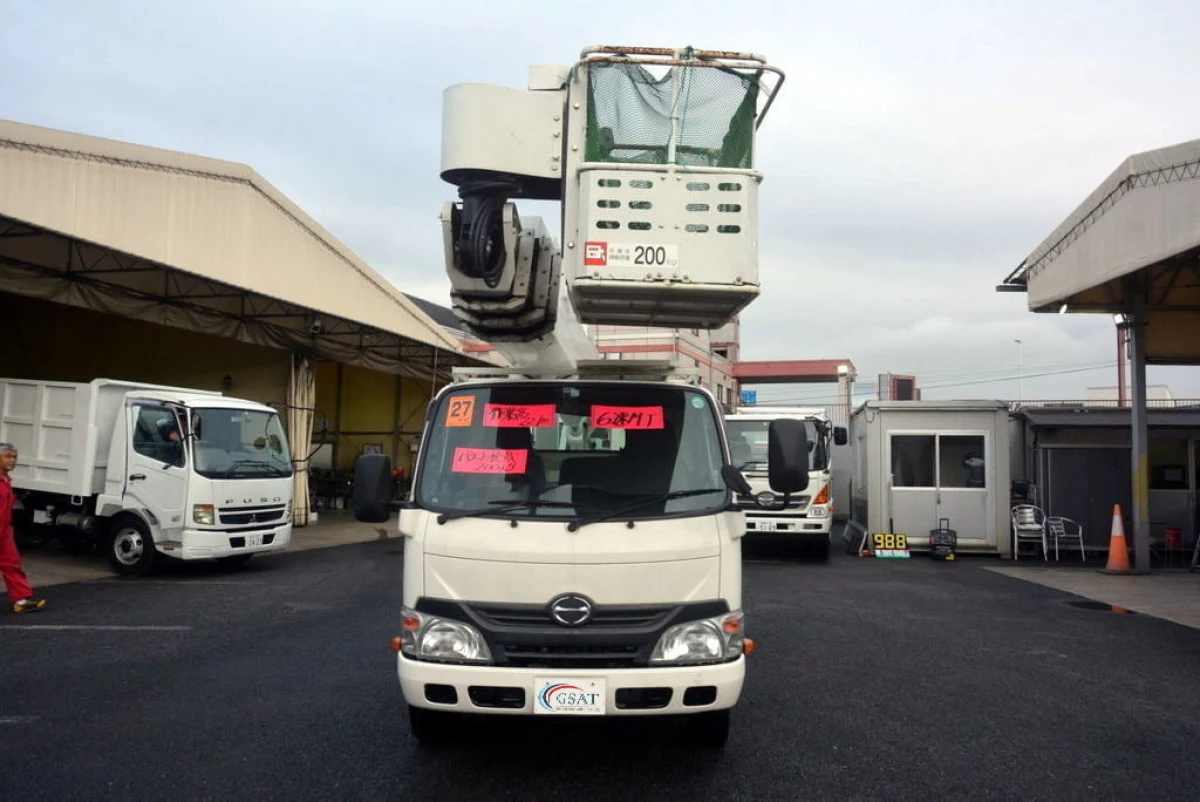 Toyota Dutro aerial work vehicle made by Aichi SK-22A (No.840768) for export from Japan
