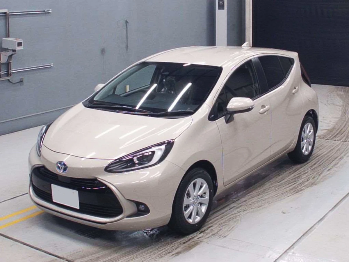 2022 Toyota Aqua Z Safety Sens Right Hand (Clear Beige Metallic) (No.790618) ID 4021 for export from Japan