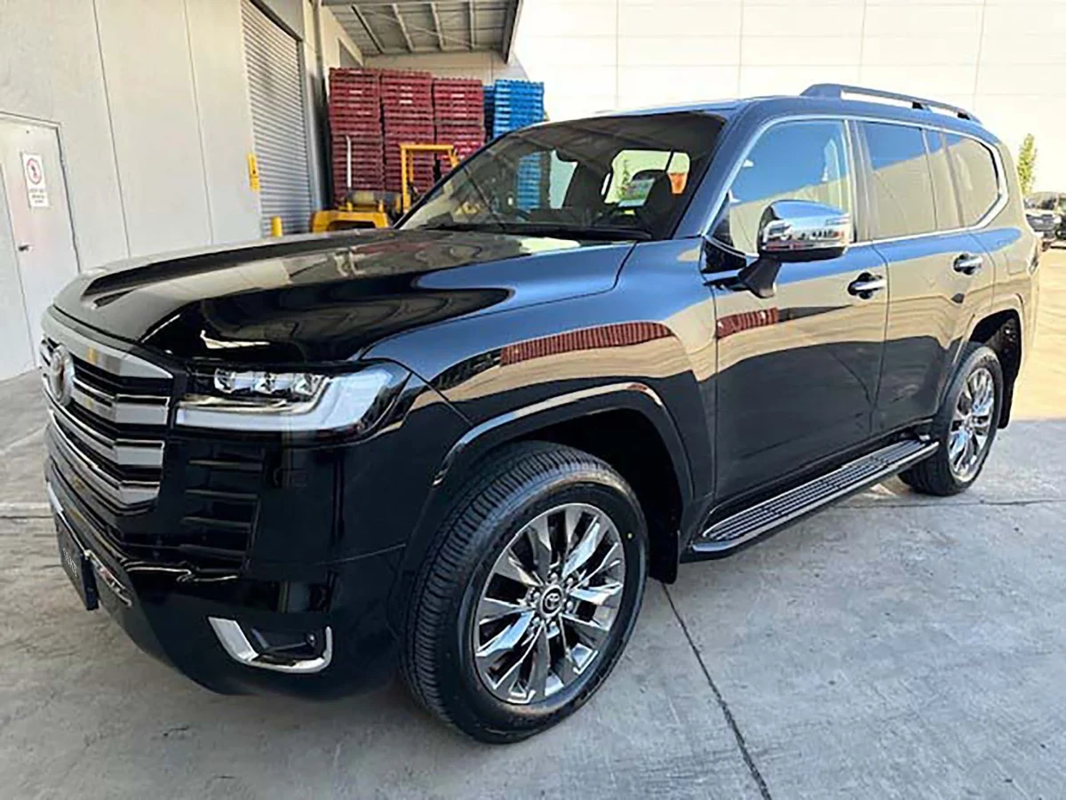 2025 Toyota Land Cruiser Sahara ZX – Tech-Updated Mastery!