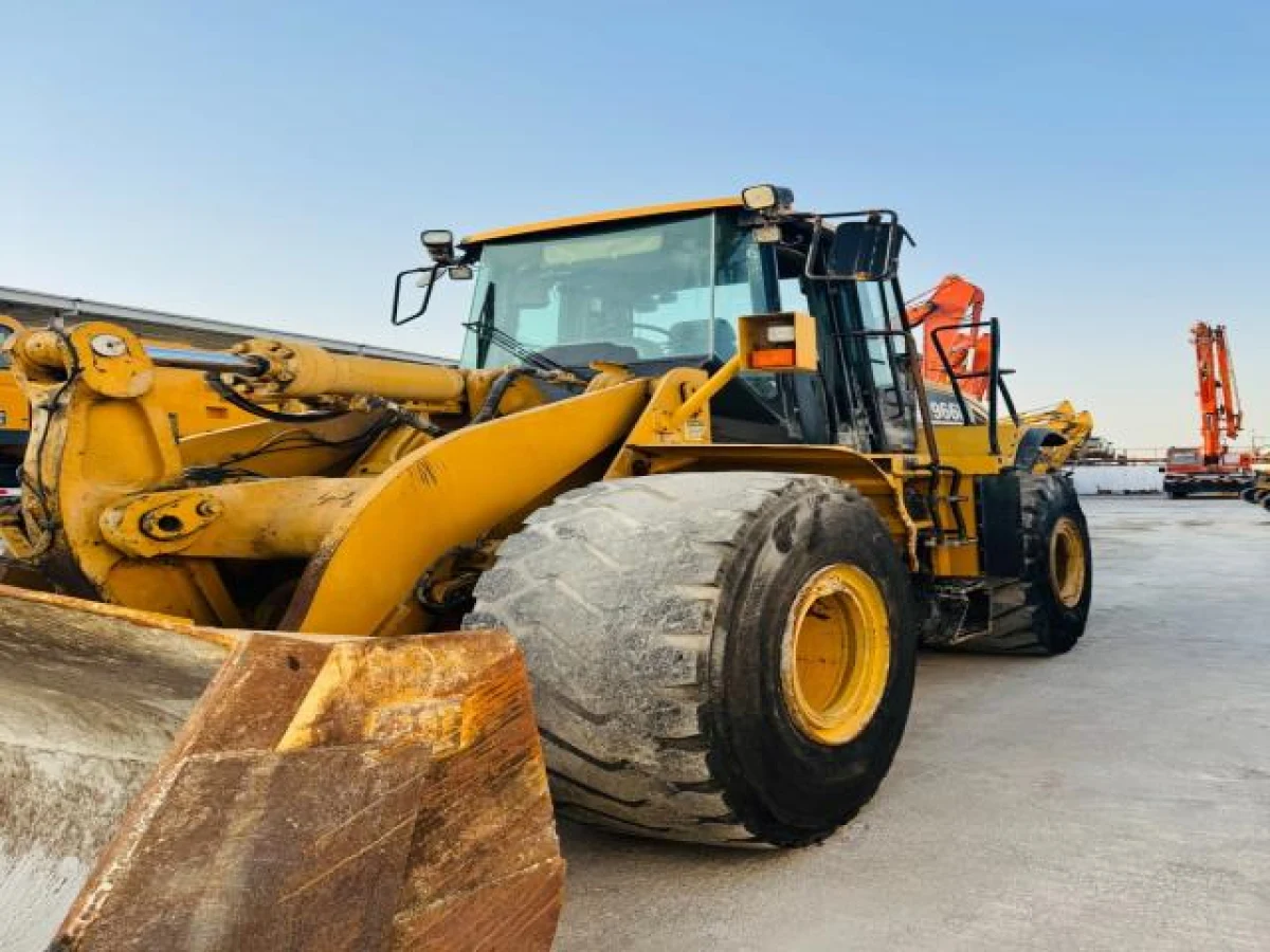 2007 CAT Wheel loader Type 966H Wheel Loader for export from Japan