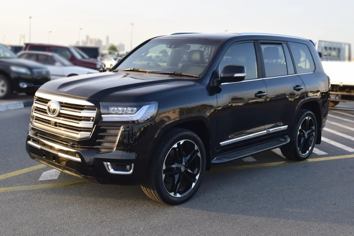 2018 Toyota Land Cruiser Sahara 4.4L Diesel 4WD – Black for export from Japan