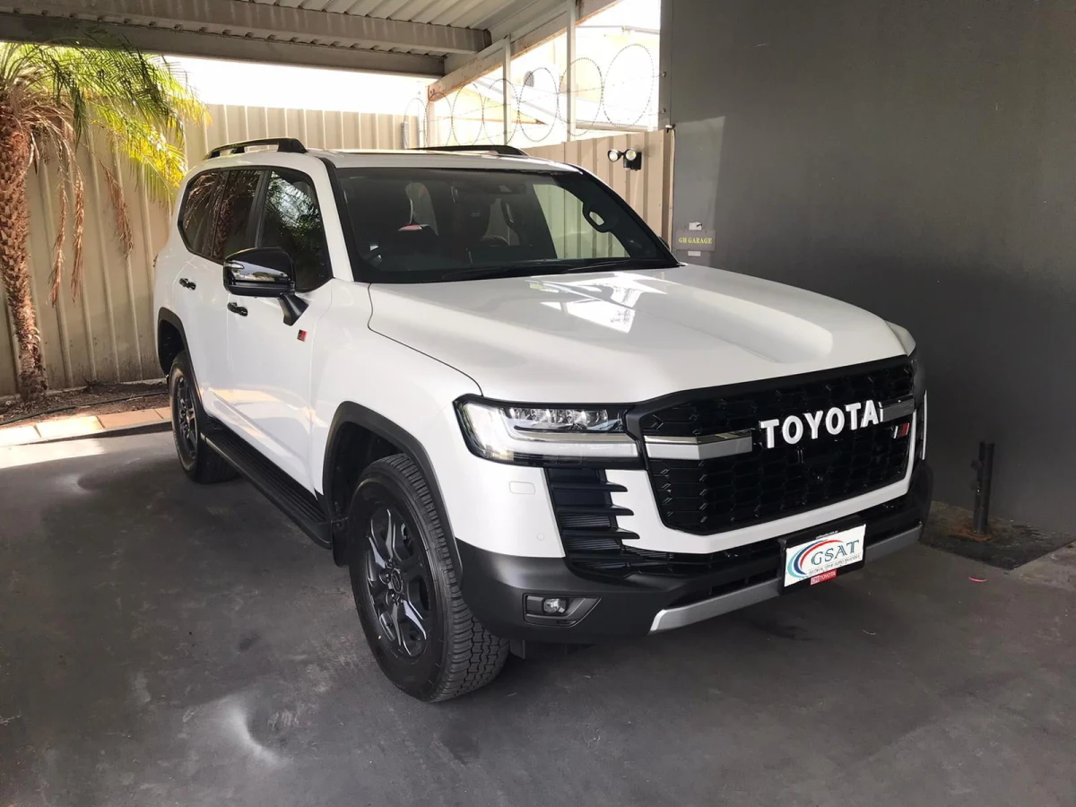 2022 LandCruiser LC300 GR Sport (No.J0525) for export from Japan
