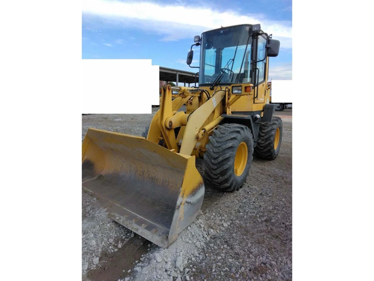 2000 KOMATSU WA80-3 WHEEL LOADER (No.J0840) for export from Japan