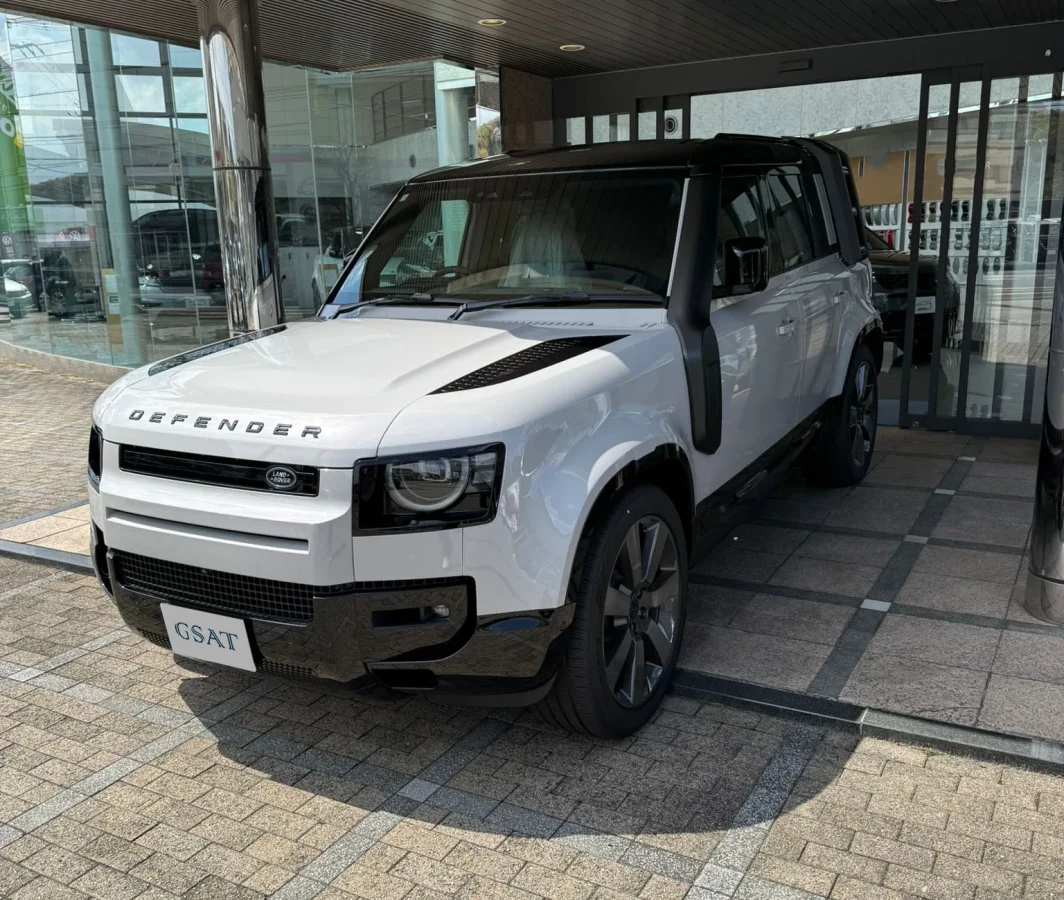 2026 LAND ROVER DEFENDER 110 PHEV HSE for export from Japan