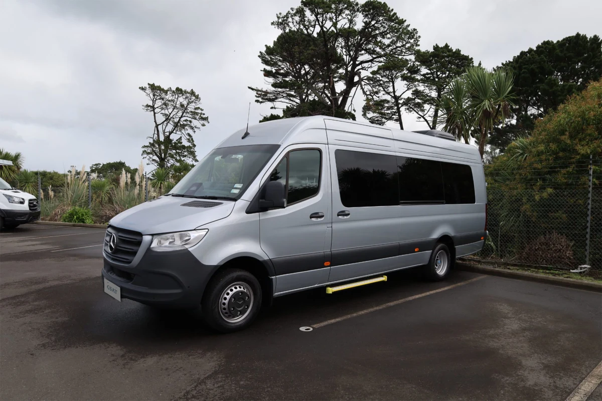 2025 MERCEDES-BENZ SPRINTER 519 ELWB MINIBUS for export from Japan